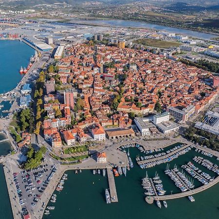 Veneziano Apartma Capodistria Esterno foto